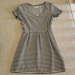 Madewell striped dress with scoop neck and pockets